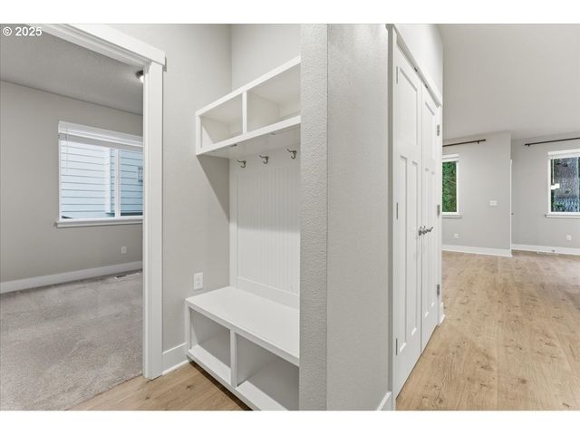 8565 Sw 176TH Ave, Beaverton, OR 97007