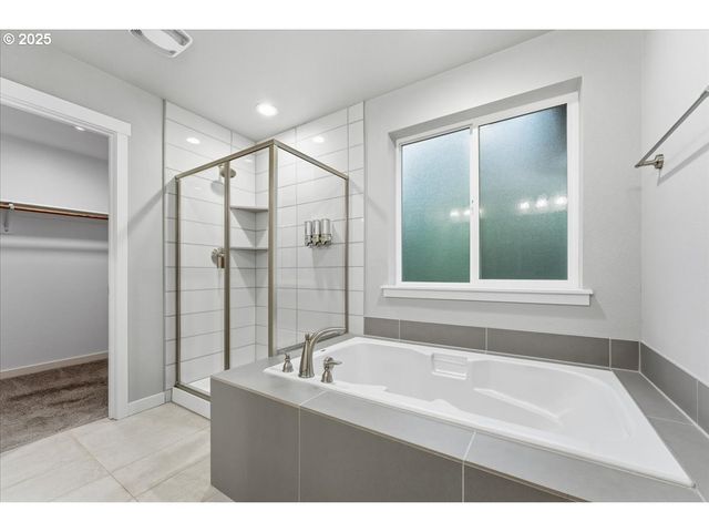 8565 Sw 176TH Ave, Beaverton, OR 97007