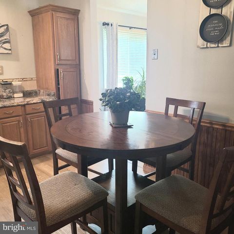 3 STODDARD DR, Newark, DE 19702