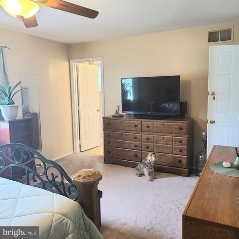 3 STODDARD DR, Newark, DE 19702