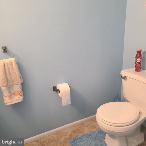 3 STODDARD DR, Newark, DE 19702