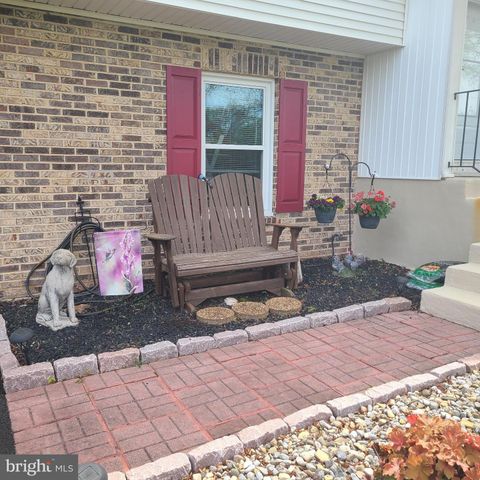 3 STODDARD DR, Newark, DE 19702
