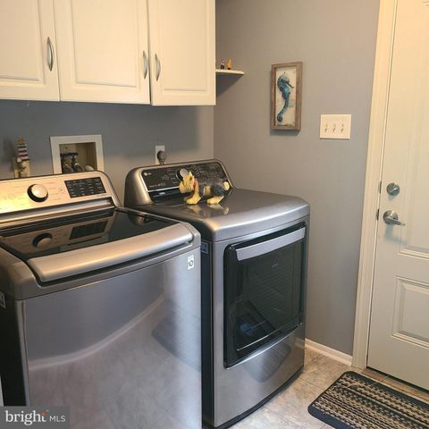 3 STODDARD DR, Newark, DE 19702