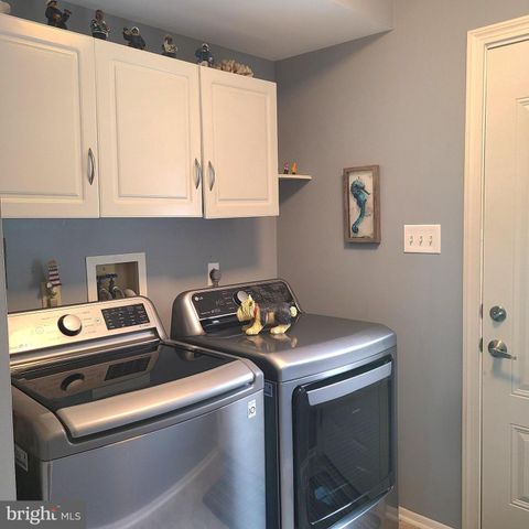3 STODDARD DR, Newark, DE 19702