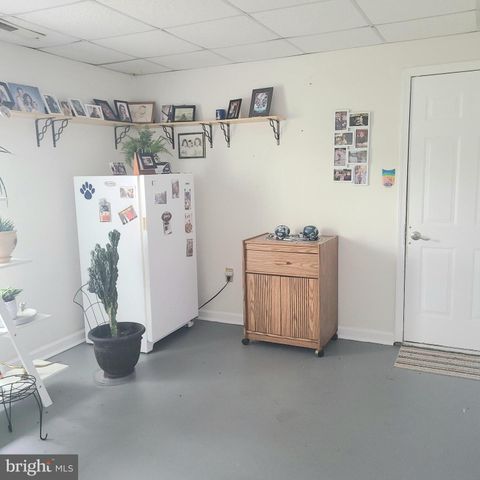 3 STODDARD DR, Newark, DE 19702