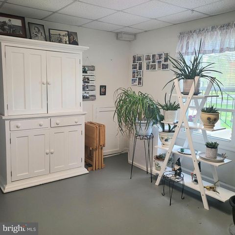 3 STODDARD DR, Newark, DE 19702