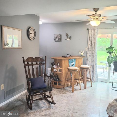 3 STODDARD DR, Newark, DE 19702