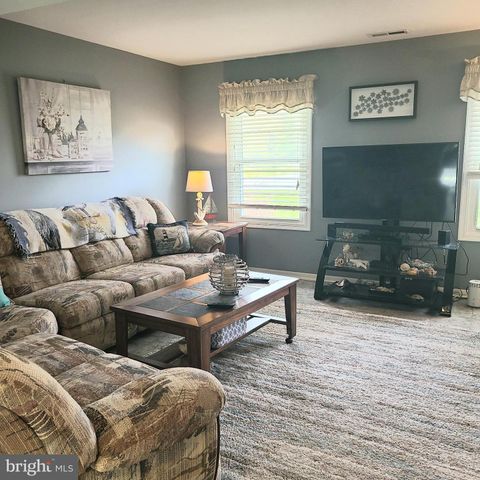 3 STODDARD DR, Newark, DE 19702