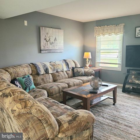 3 STODDARD DR, Newark, DE 19702