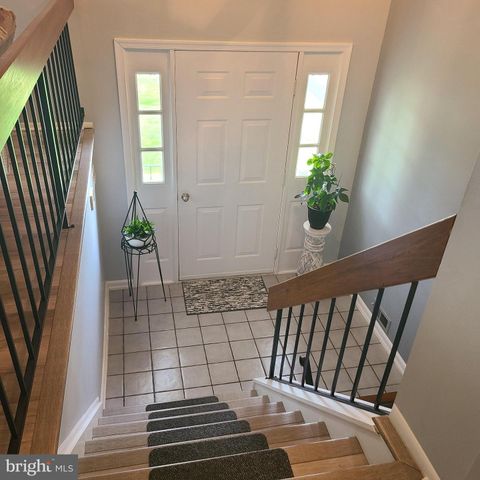 3 STODDARD DR, Newark, DE 19702