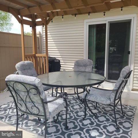 3 STODDARD DR, Newark, DE 19702