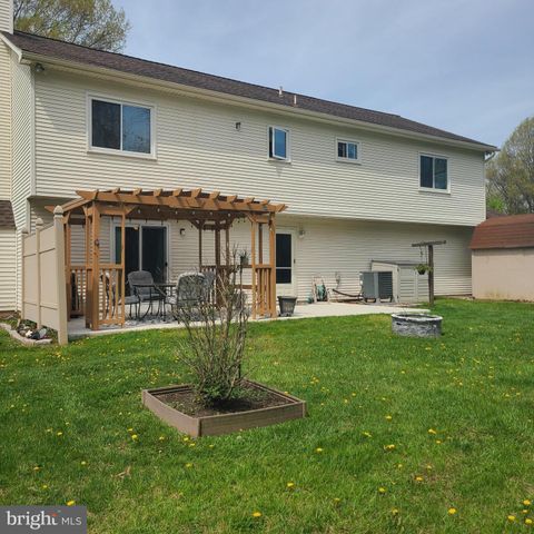 3 STODDARD DR, Newark, DE 19702