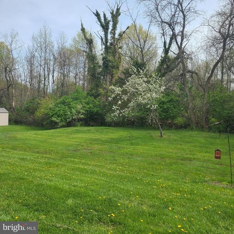 3 STODDARD DR, Newark, DE 19702