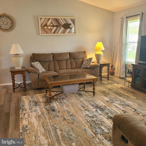 3 STODDARD DR, Newark, DE 19702