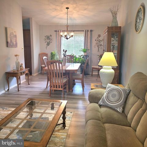 3 STODDARD DR, Newark, DE 19702
