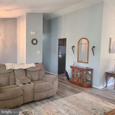 3 STODDARD DR, Newark, DE 19702