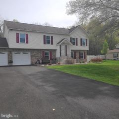 3 STODDARD DR, Newark, DE 19702
