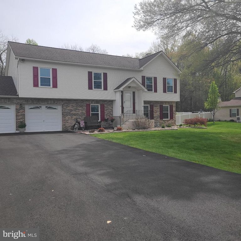 3 STODDARD DR, Newark, DE 19702
