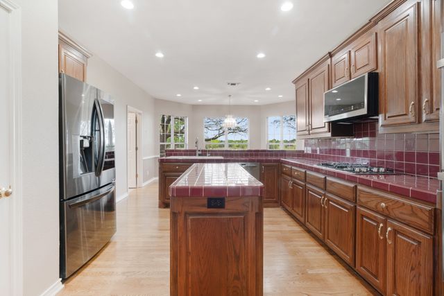 5804 Old Clarksville Road, Reno, TX 75416