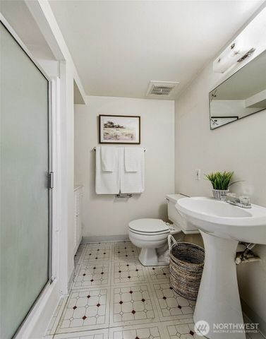 14805 Linden Avenue N, Shoreline, WA 98133