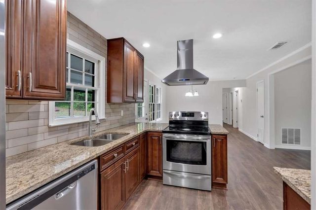 7025 Carolyn Circle, Lithia Springs, GA 30122