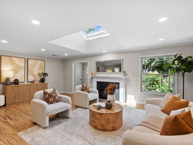723 Gilbert Avenue, Menlo Park, CA 94025
