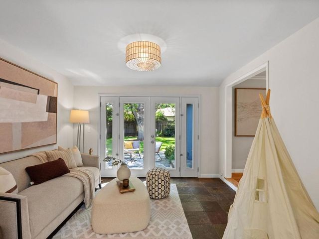 723 Gilbert Avenue, Menlo Park, CA 94025