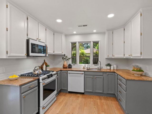 723 Gilbert Avenue, Menlo Park, CA 94025