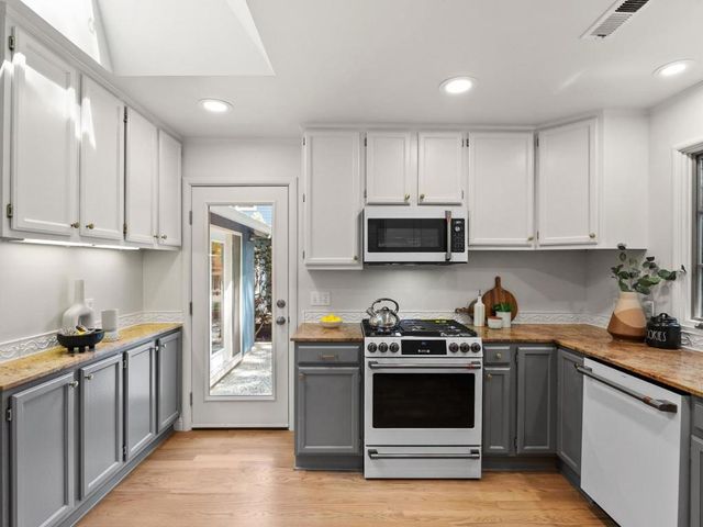 723 Gilbert Avenue, Menlo Park, CA 94025