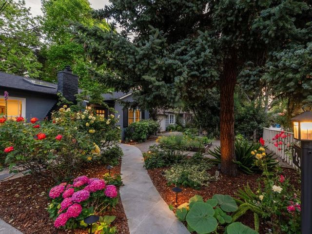 723 Gilbert Avenue, Menlo Park, CA 94025