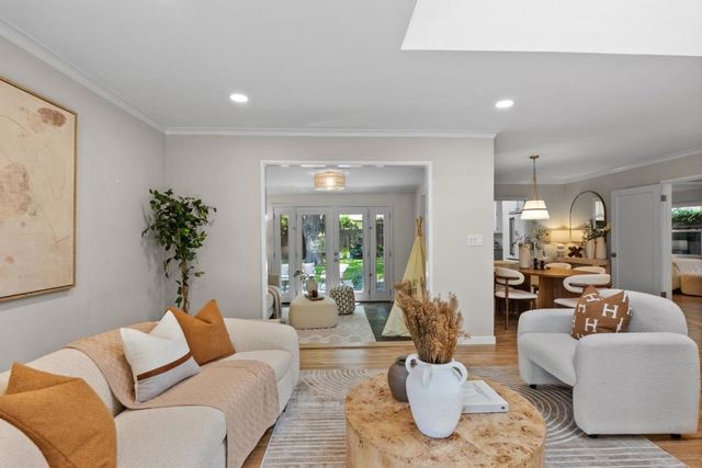 723 Gilbert Avenue, Menlo Park, CA 94025