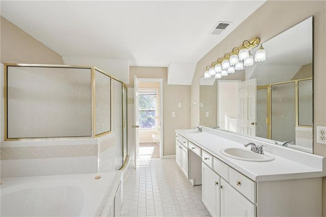 100 Julia Court, Fayetteville, GA 30214