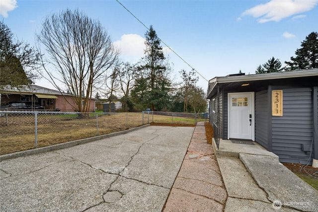 2311 NE 6th Place, Renton, WA 98056