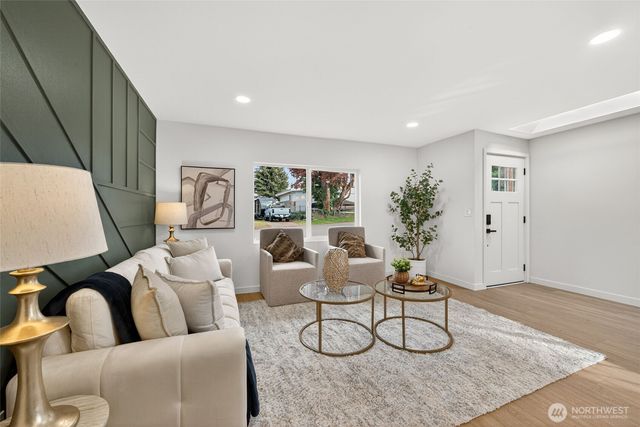 2311 NE 6th Place, Renton, WA 98056