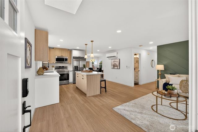 2311 NE 6th Place, Renton, WA 98056