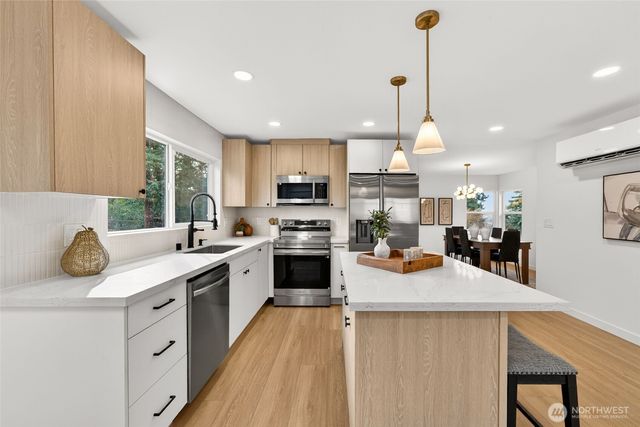 2311 NE 6th Place, Renton, WA 98056