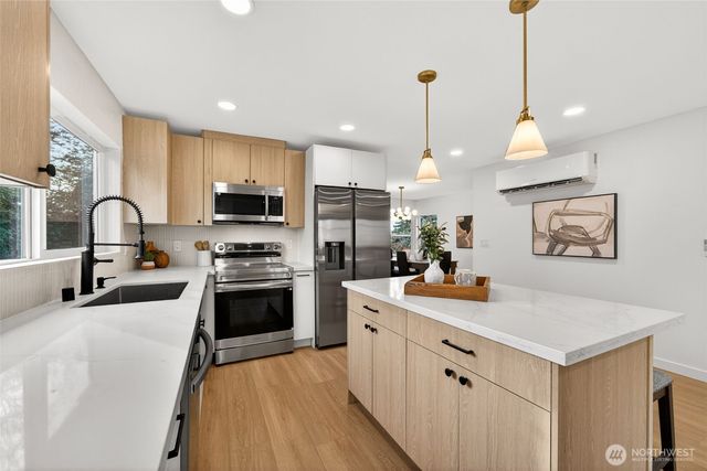 2311 NE 6th Place, Renton, WA 98056