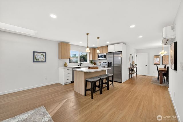 2311 NE 6th Place, Renton, WA 98056