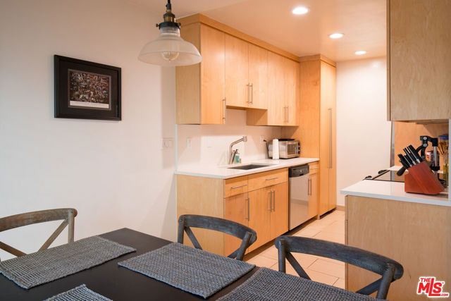 931 N ALFRED Street 206, Los Angeles, CA 90069