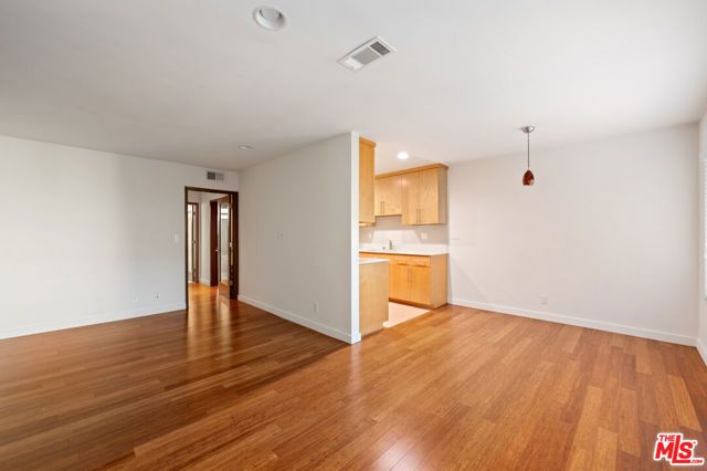 931 N ALFRED Street 206, Los Angeles, CA 90069