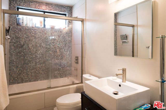931 N ALFRED Street 206, Los Angeles, CA 90069