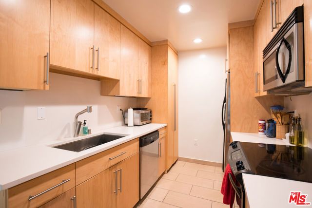 931 N ALFRED Street 206, Los Angeles, CA 90069