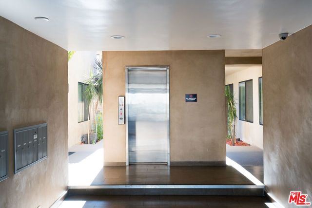 931 N ALFRED Street 206, Los Angeles, CA 90069