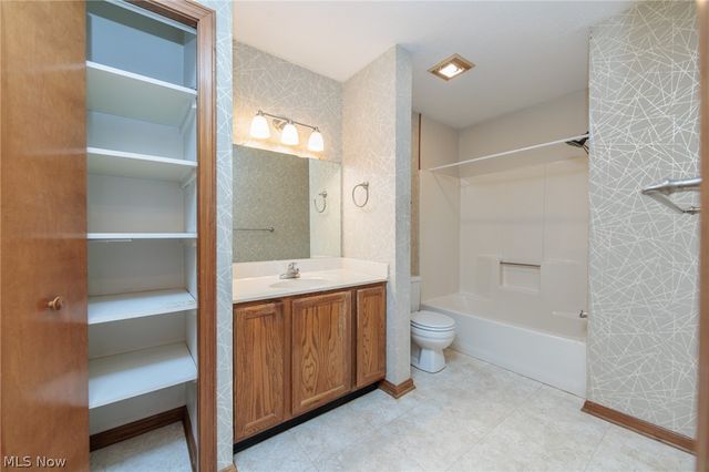 1900 Lillian Road, Stow, OH 44224