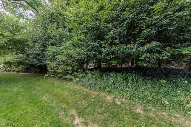 1900 Lillian Road, Stow, OH 44224