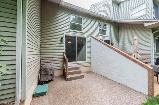 1900 Lillian Road, Stow, OH 44224