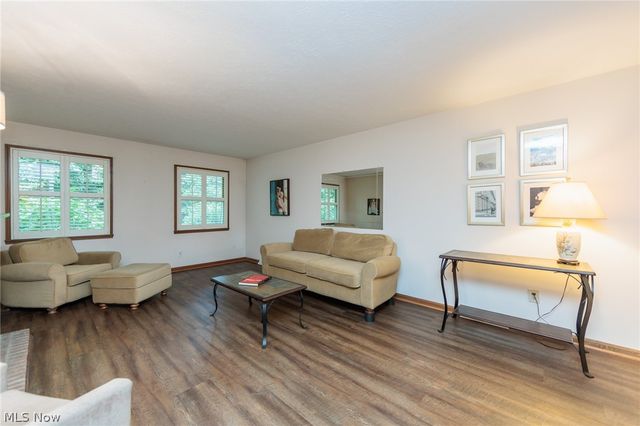 1900 Lillian Road, Stow, OH 44224
