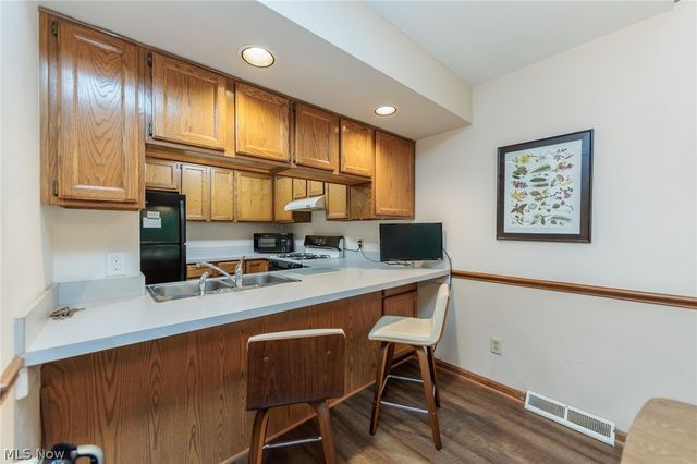 1900 Lillian Road, Stow, OH 44224