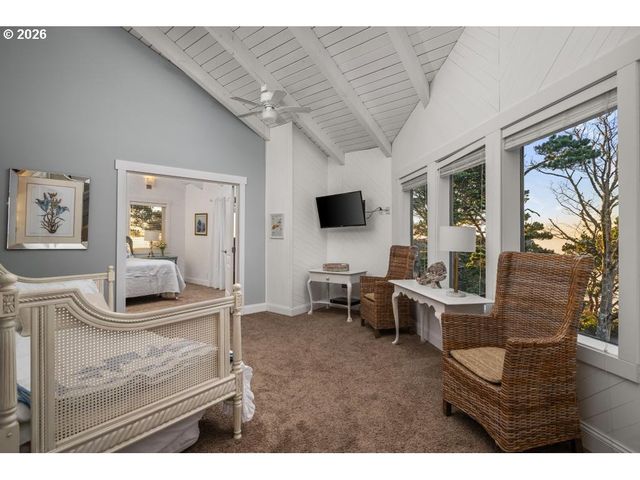 5455 REGENT St, Oceanside, OR 97134