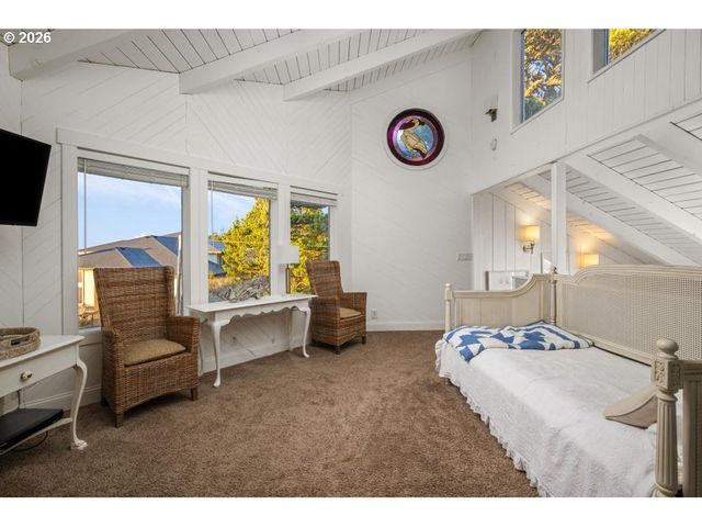 5455 REGENT St, Oceanside, OR 97134